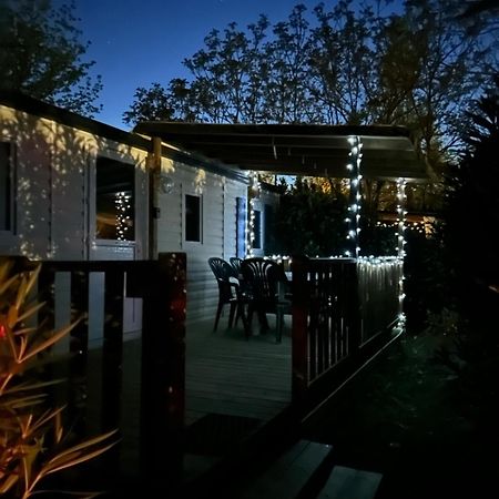 Mobil-Home Au Pied Du Luberon La Roque-d'Antheron Εξωτερικό φωτογραφία