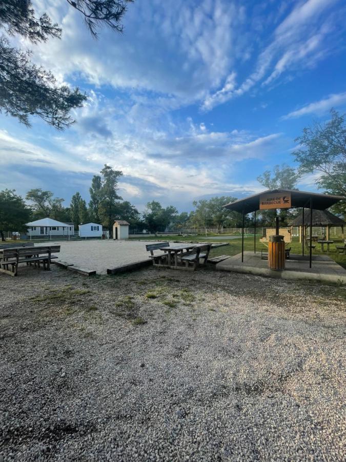 Mobil-Home Au Pied Du Luberon La Roque-d'Antheron Εξωτερικό φωτογραφία