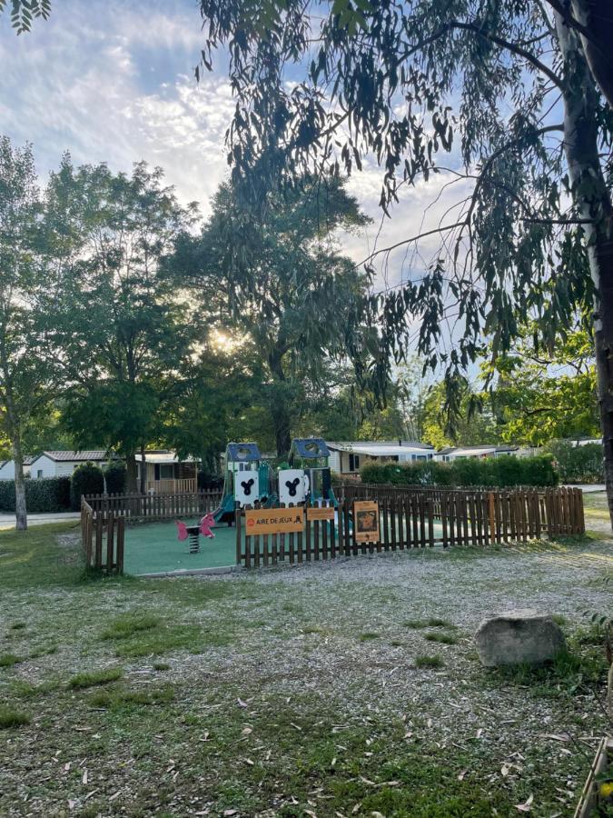 Mobil-Home Au Pied Du Luberon La Roque-d'Antheron Εξωτερικό φωτογραφία